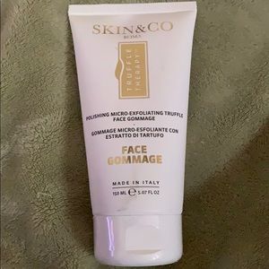 TRUFFLE Therapy Face Gommage Skin & Co Roma Peeling Dermabrasion Exfoliating